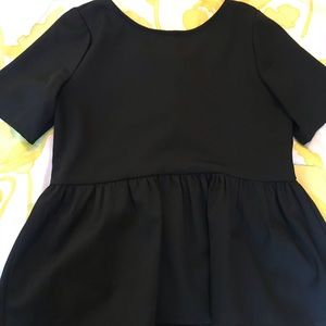 Black peplum top💛